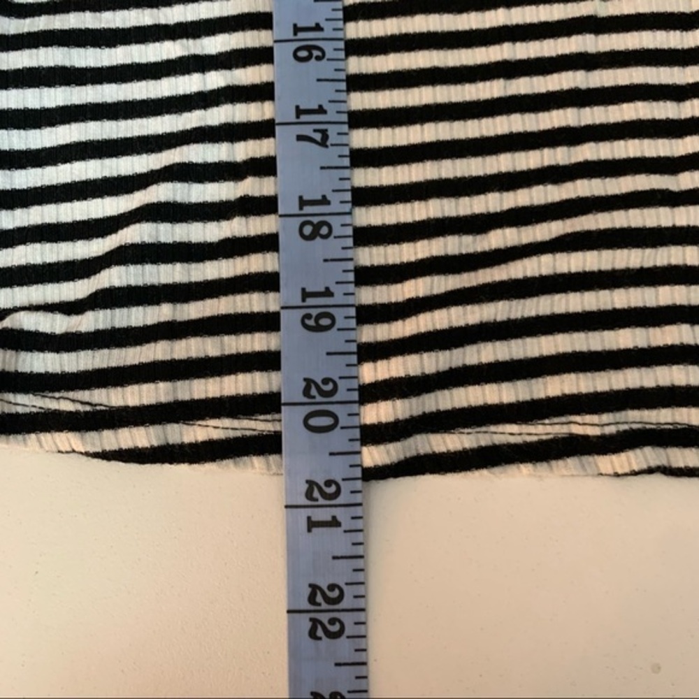 LUQ Black White Striped Ribbed Tank Top Twist Back Detail Sleeveless Casual L - Picture 6 of 6